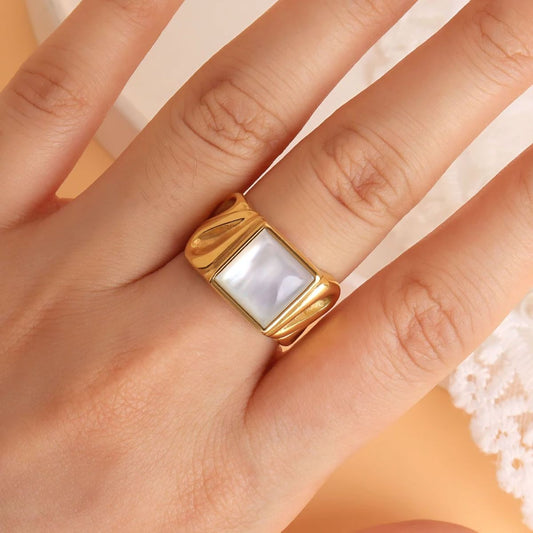 Anillo Moa