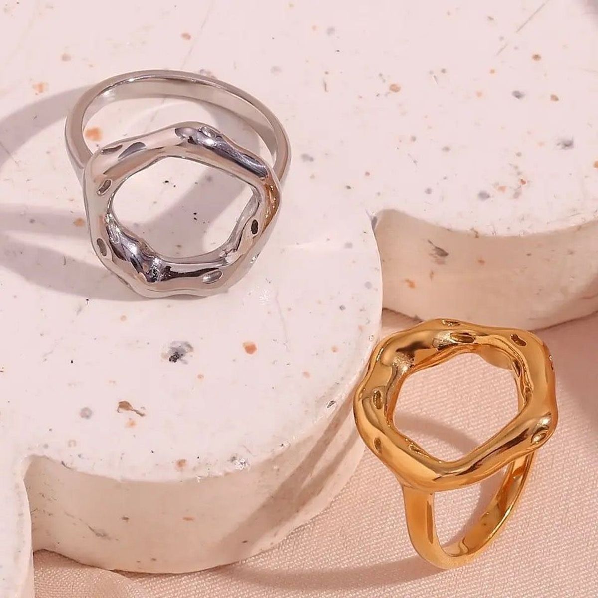 Anillo Adara