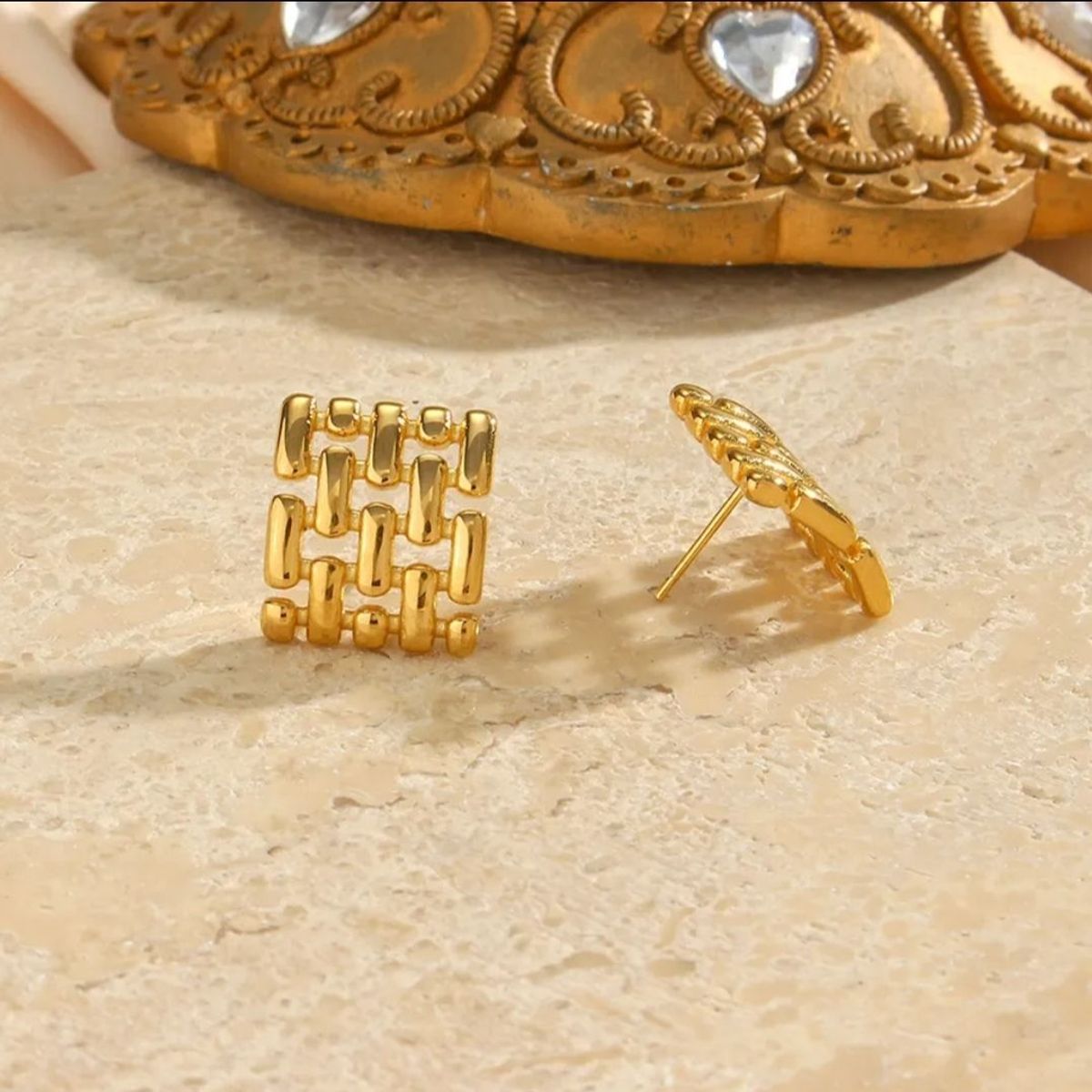 Aretes tejidos