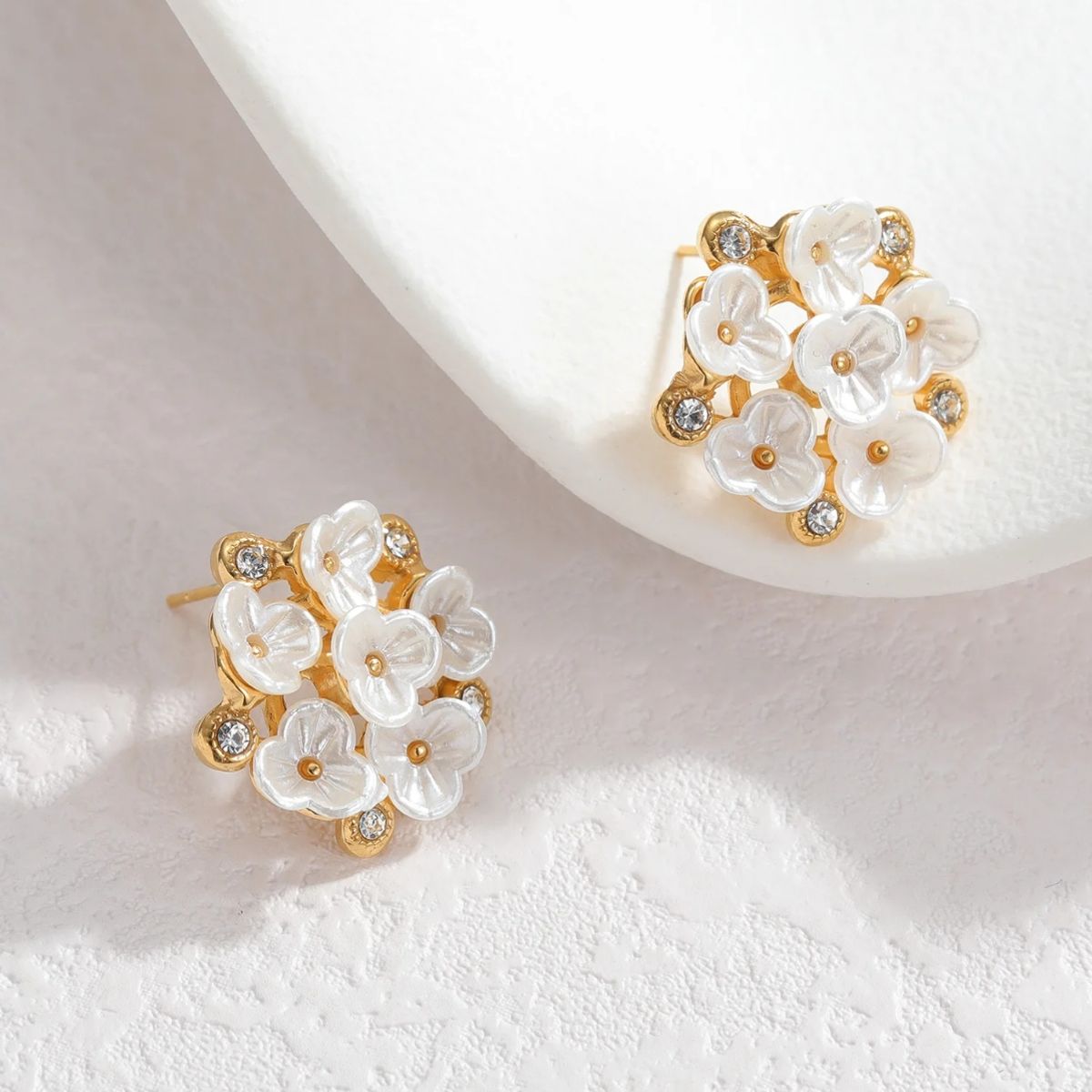 Aretes Aris