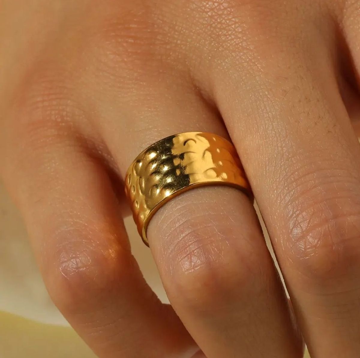 Anillo Ema