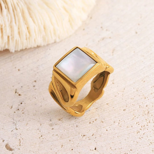 Anillo Moa