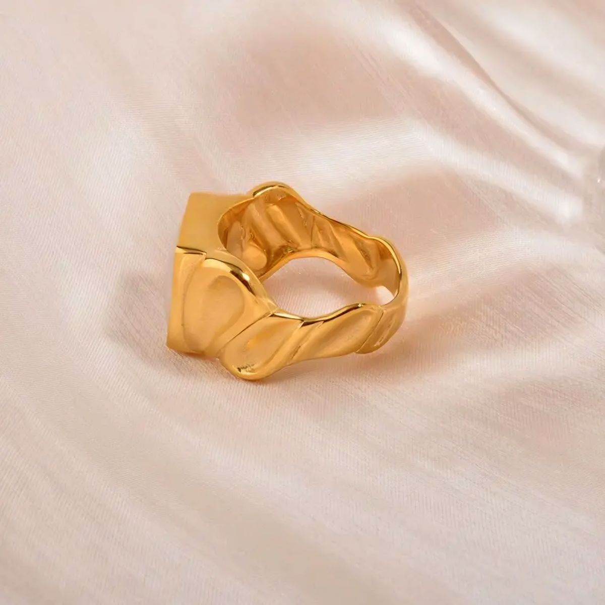 Anillo Moa