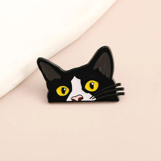 Pin gato negro con blanco
