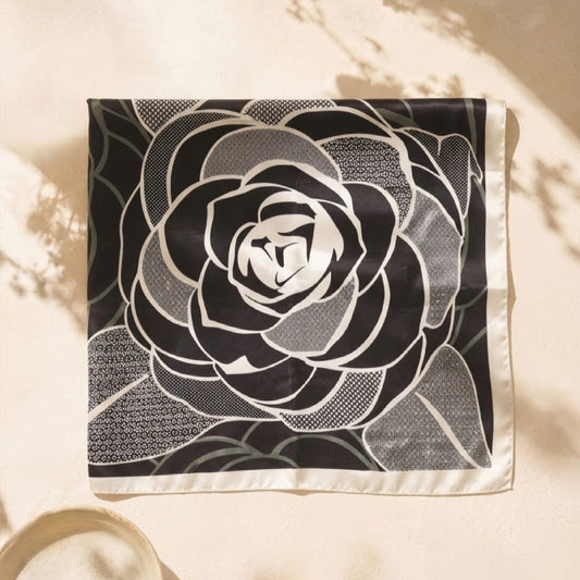 Pañoleta Gardenia negra