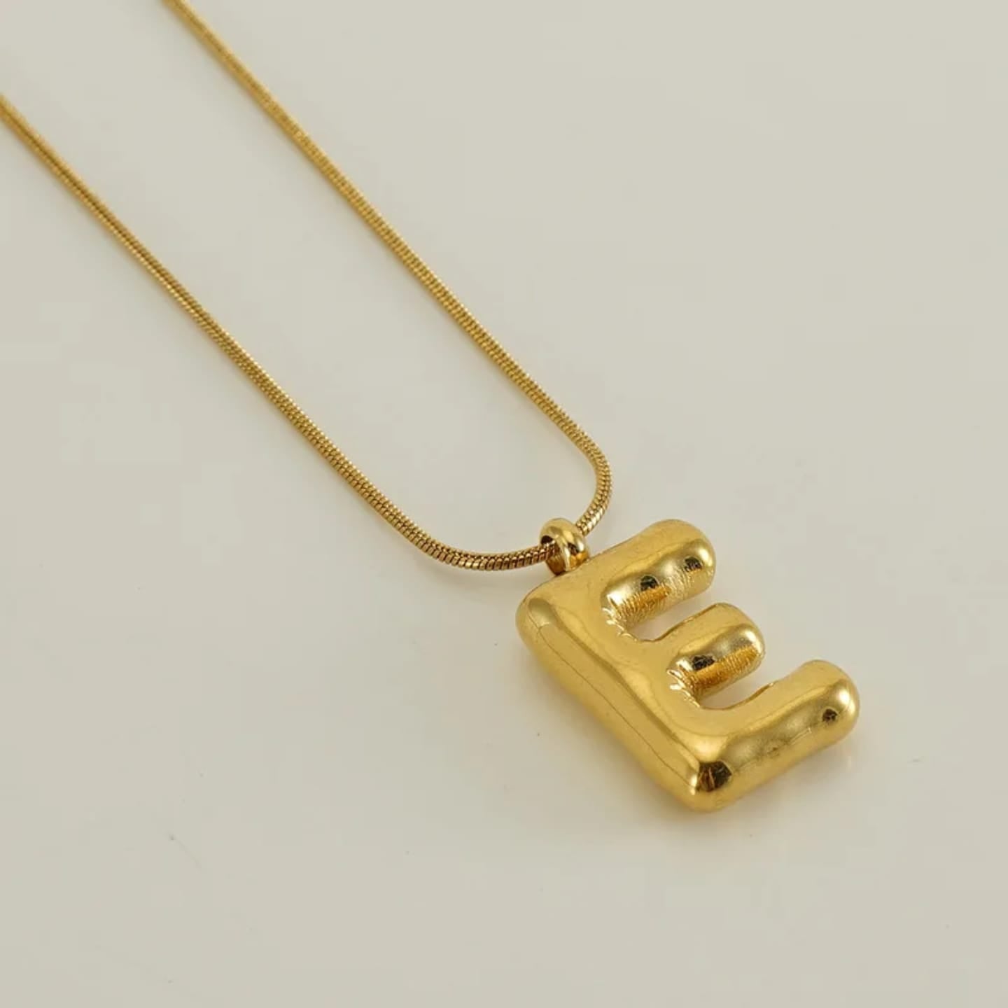 Collar inicial globo