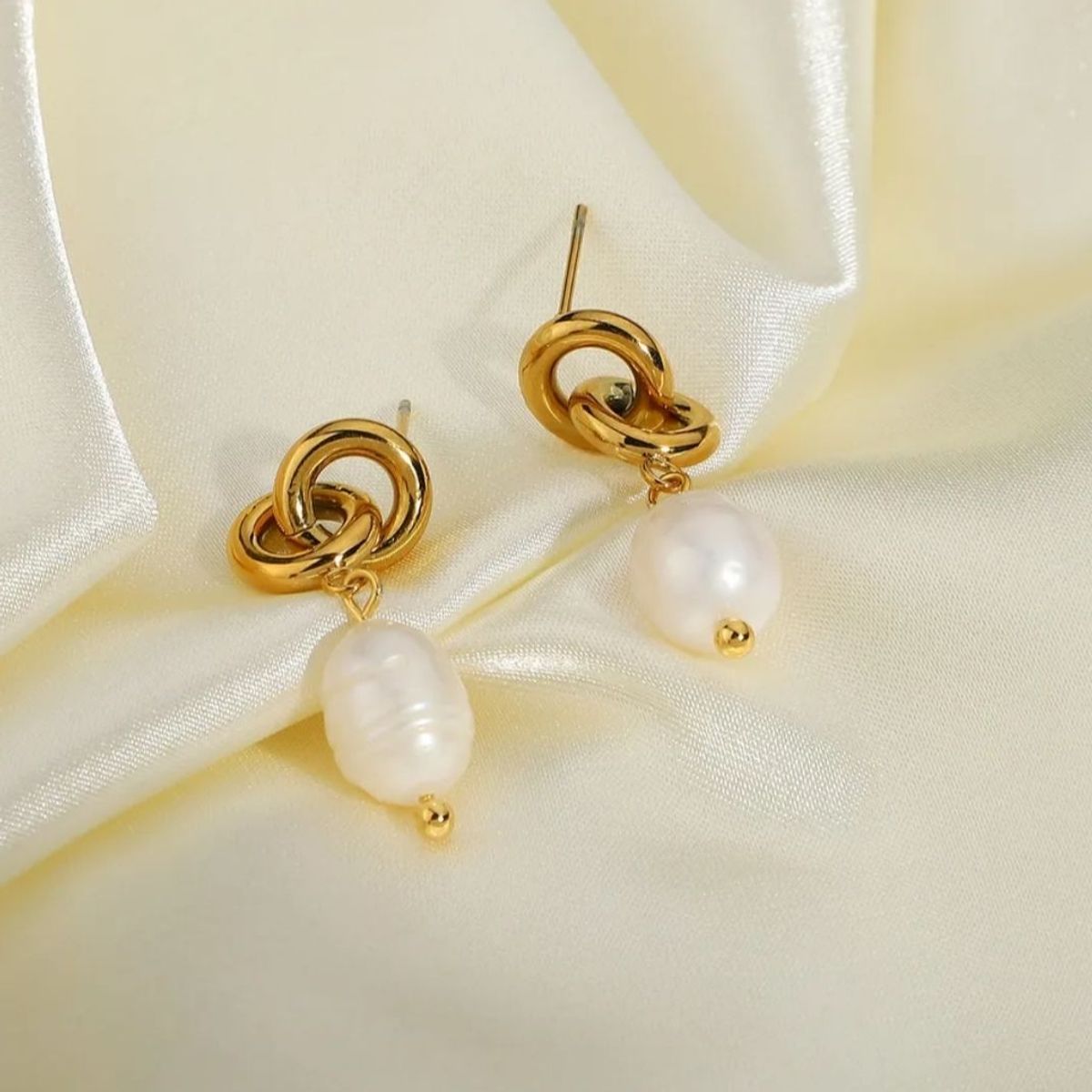 Argollas con perlas
