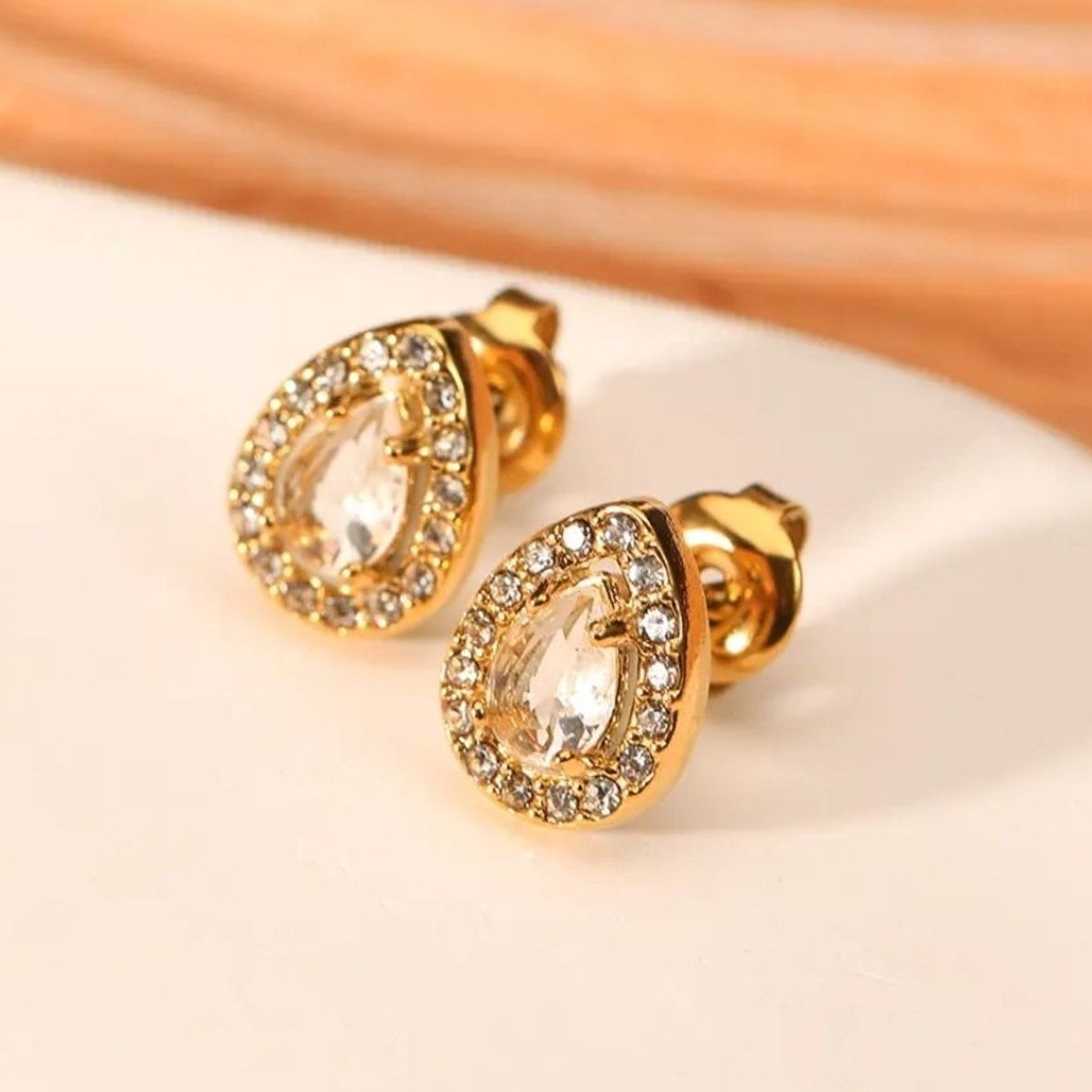 Aretes Gota con circones