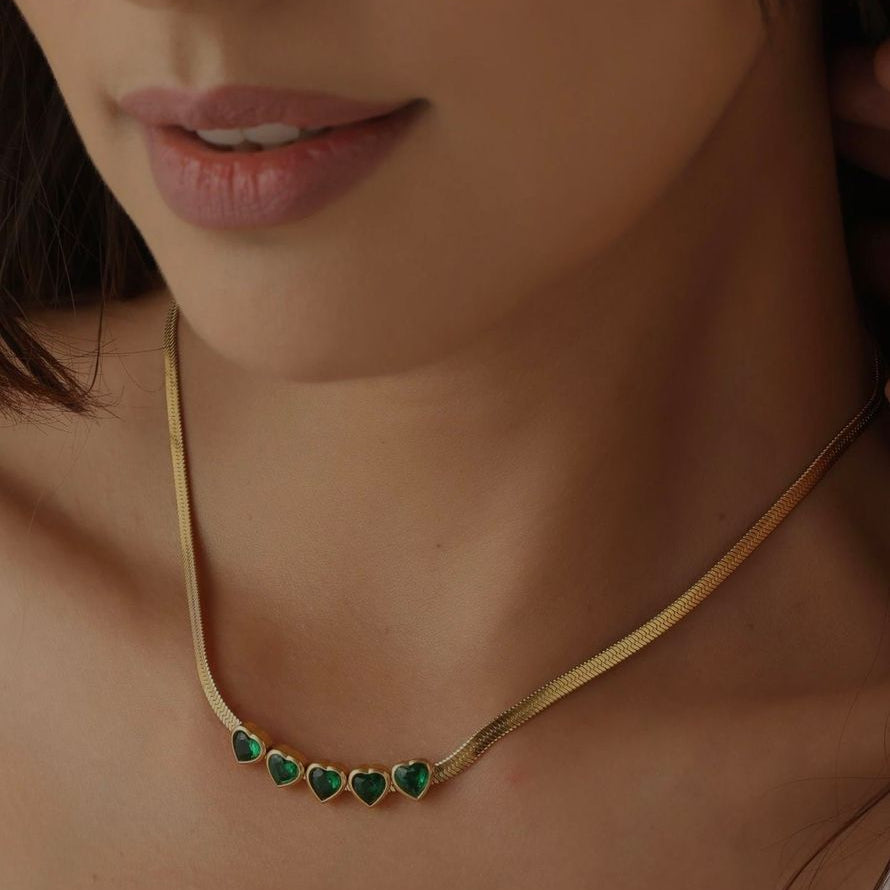 Collar Snake corazones verdes