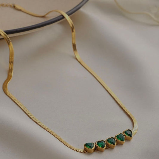 Collar Snake corazones verdes